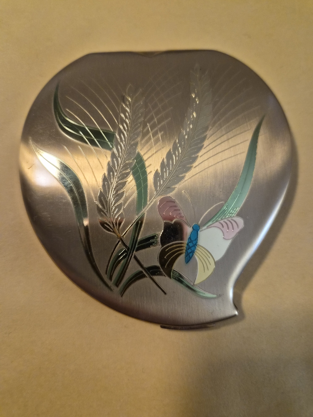 Vintage Gold Tone Elgin American powder compact from the mid-20th century